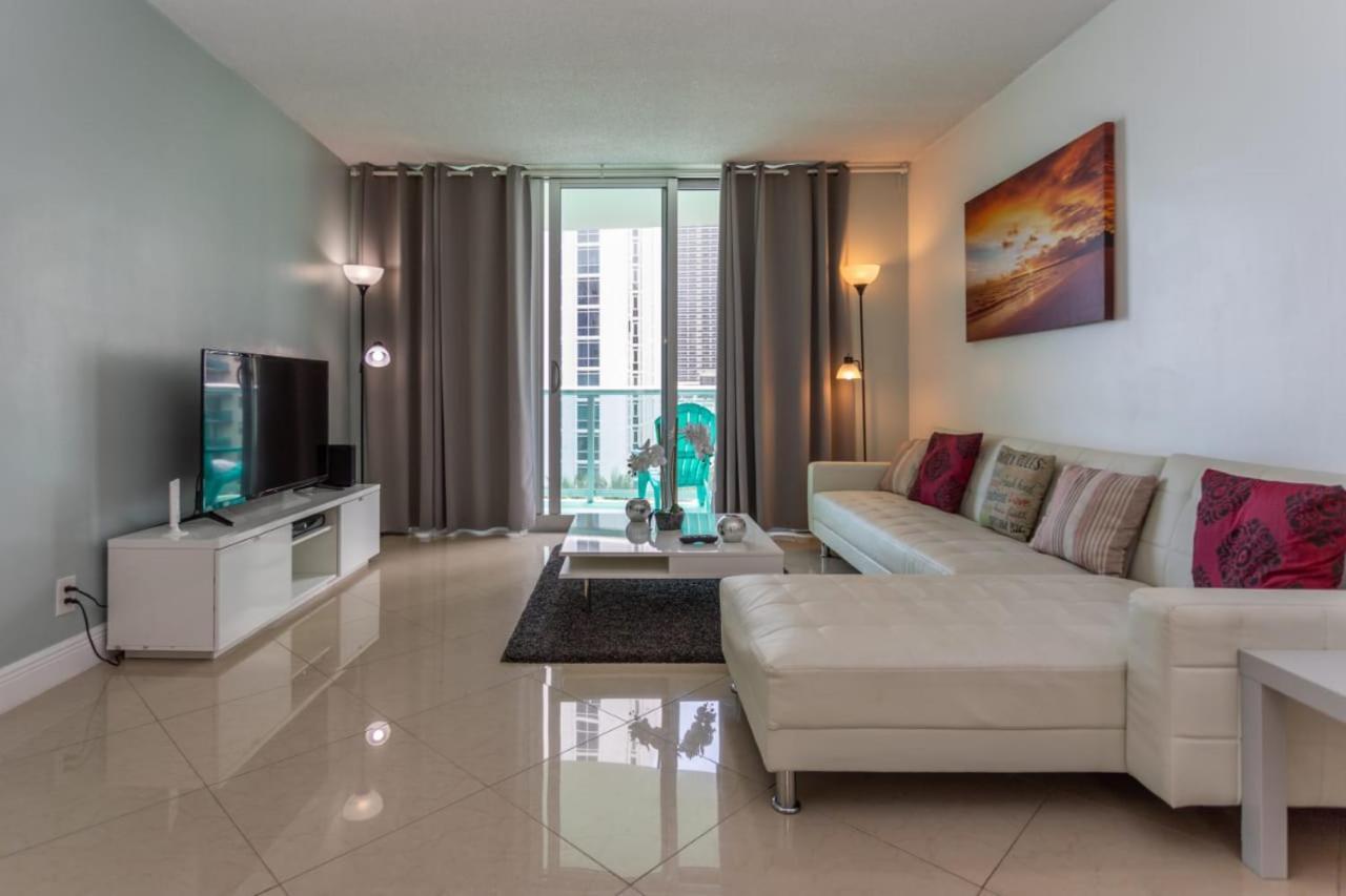 Apartments At Tides Hollywood Exterior photo